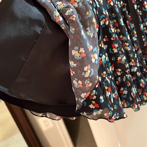 Teri Jon, beautiful dress. Size 2-4 Like New. - Picture 8 of 10